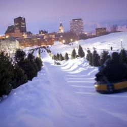 Glissade au Carnaval de Quebec.jpg