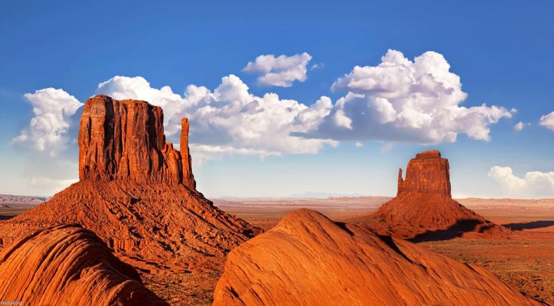 Vue sur les Buttes du Parc de Monument Valley 