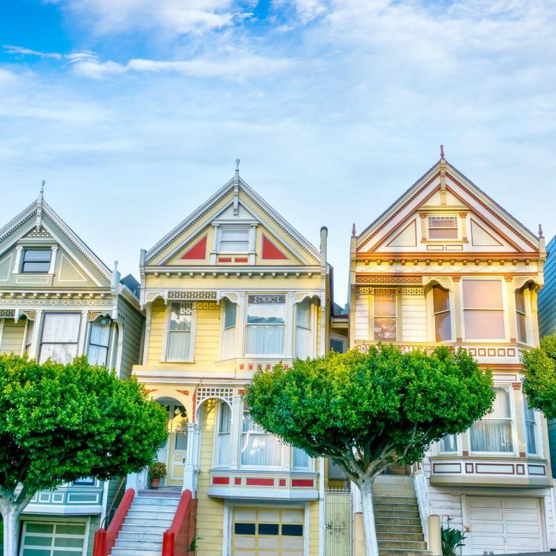 Les Painted Ladies, maisons victoriennes très colorées à Alamo Square, San Francisco.jpg