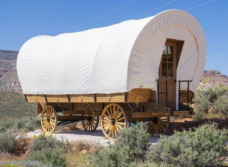 Circuit en voiture dans l'ouest américain pour un aventure cowboy avec nuits en ranch, chariot et dôme.