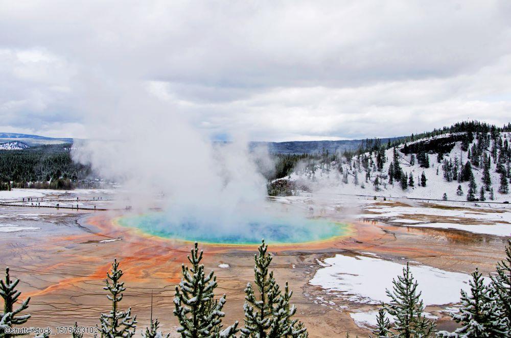 le Grand Pristamic sous la neige en hiver au parc national du Yellowstone