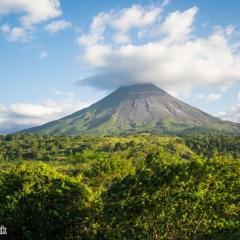 shutterstock_409295176 Arenal volcano. Costa Rica.jpg