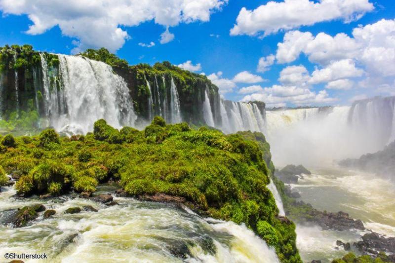 Excursion au Parc National des Chutes d'Iguazú Impressionnantes chutes d'Iguazú au cœur de la forêt tropicale en Argentine