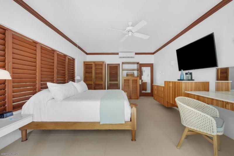 Couples Swept Away - Negril